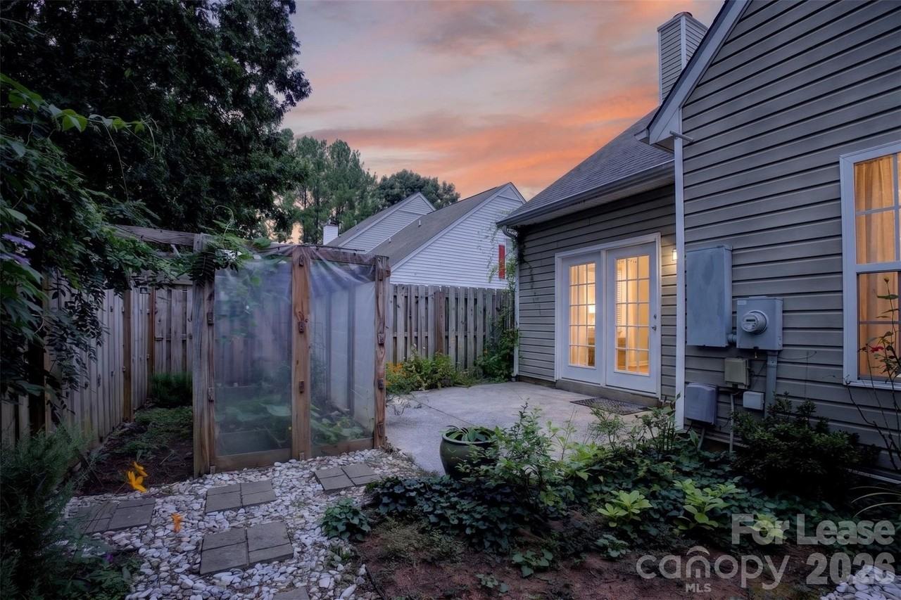 9020 Roseton Ln - Photo 2 of 26