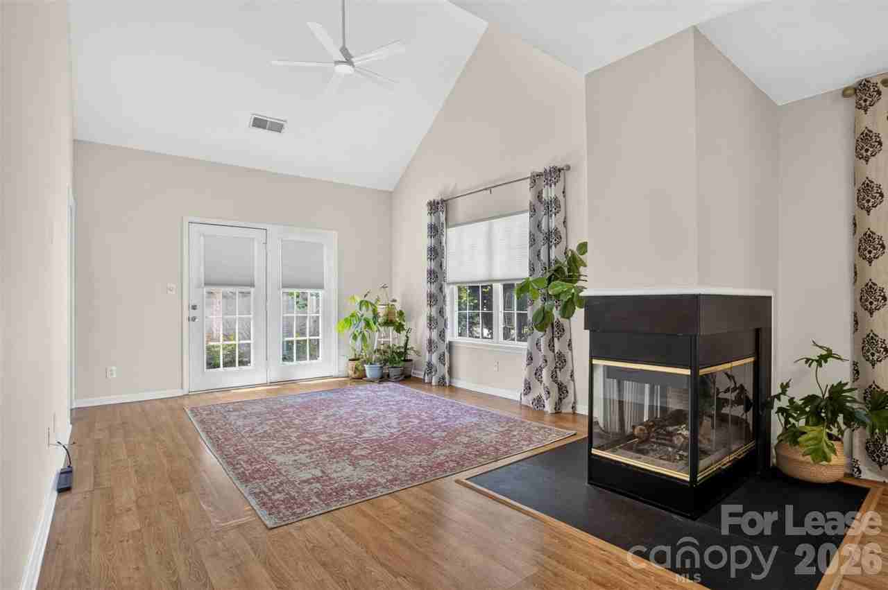 9020 Roseton Ln - Photo 6 of 26