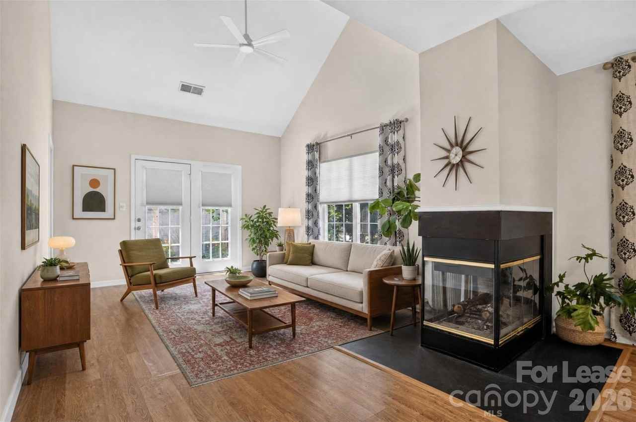 9020 Roseton Ln - Photo 7 of 26
