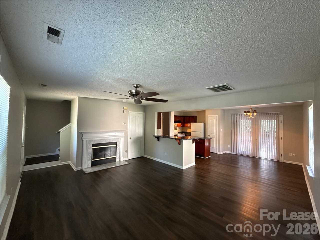 1601 Elk Creek Ct - Photo 2 of 18