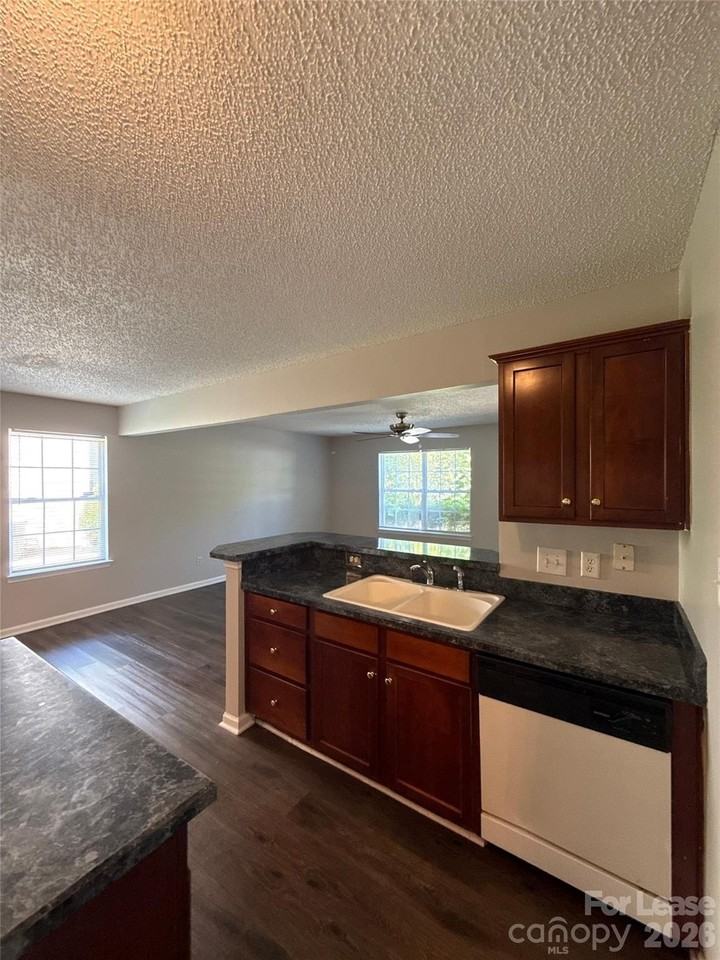 1601 Elk Creek Ct - Photo 7 of 18