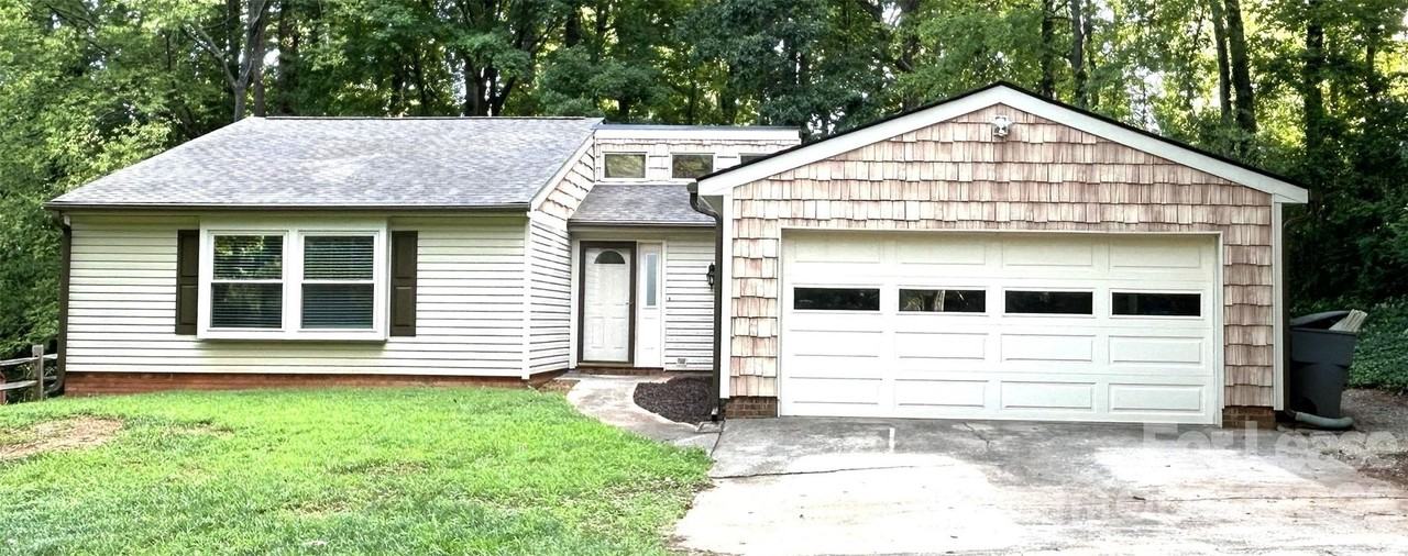 1725 Van Dyke Dr - Photo 2 of 27