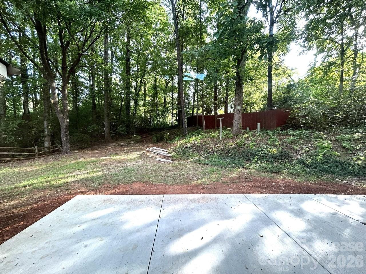 1725 Van Dyke Dr - Photo 3 of 27