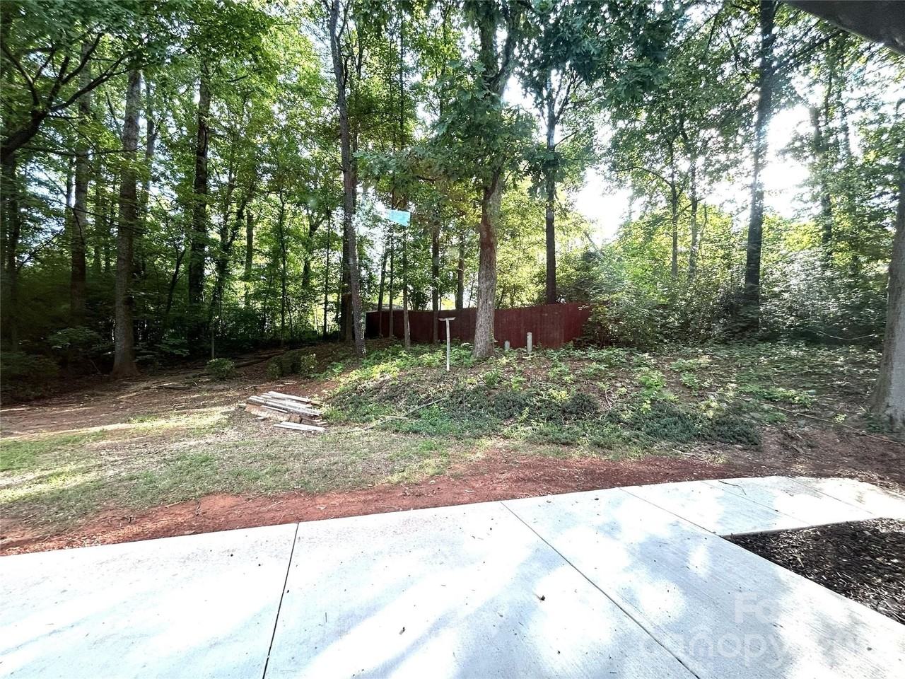 1725 Van Dyke Dr - Photo 4 of 27