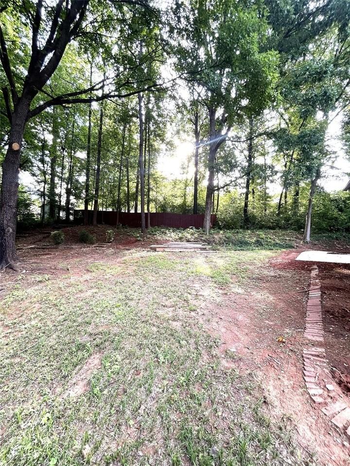 1725 Van Dyke Dr - Photo 6 of 27