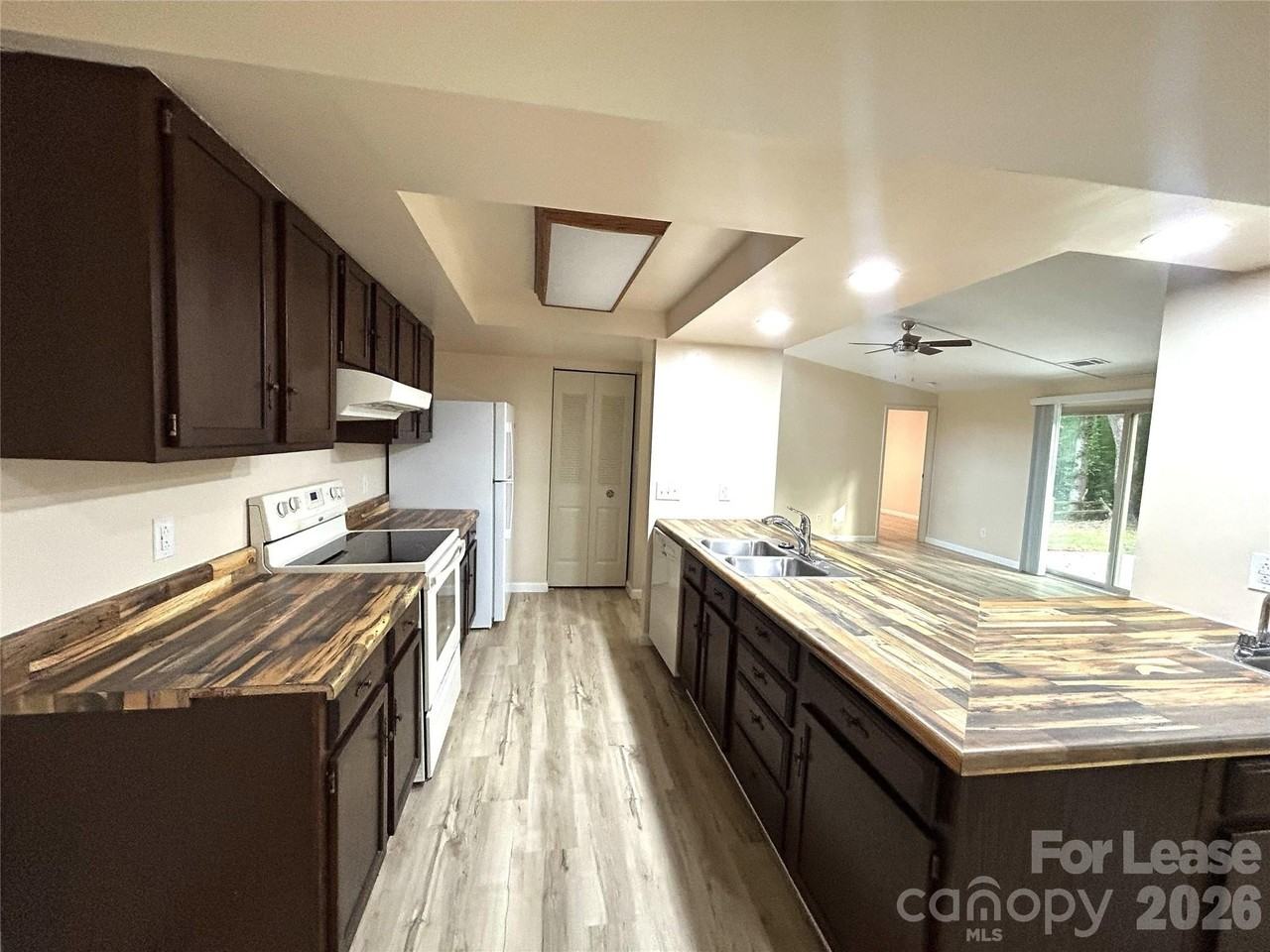 1725 Van Dyke Dr - Photo 7 of 27