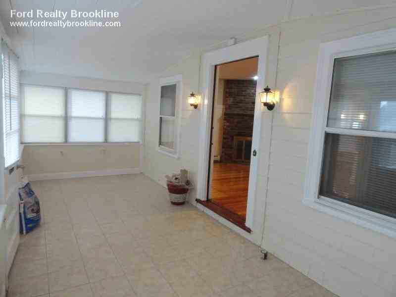 81 Otis St - Photo 2 of 17