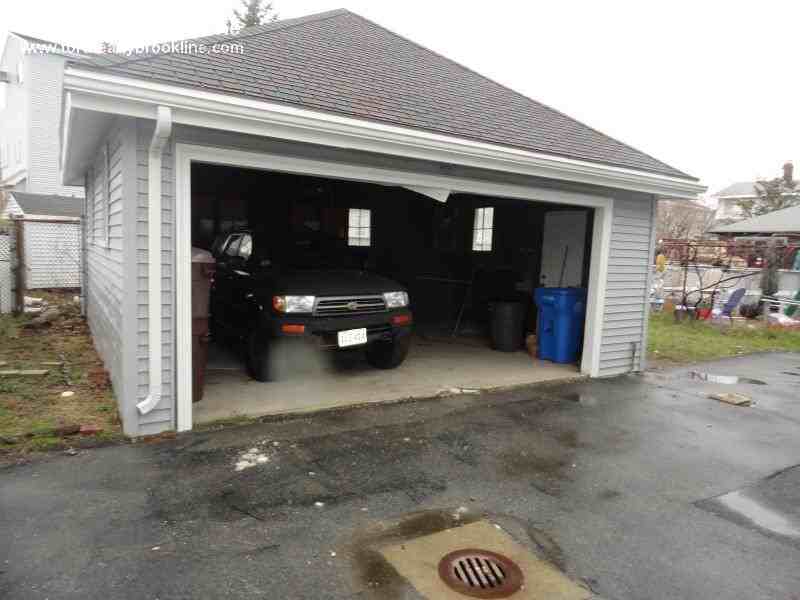 81 Otis St - Photo 3 of 17