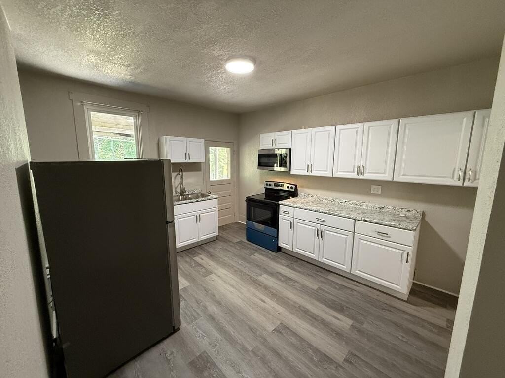 1247 Main St - Photo 6 of 20