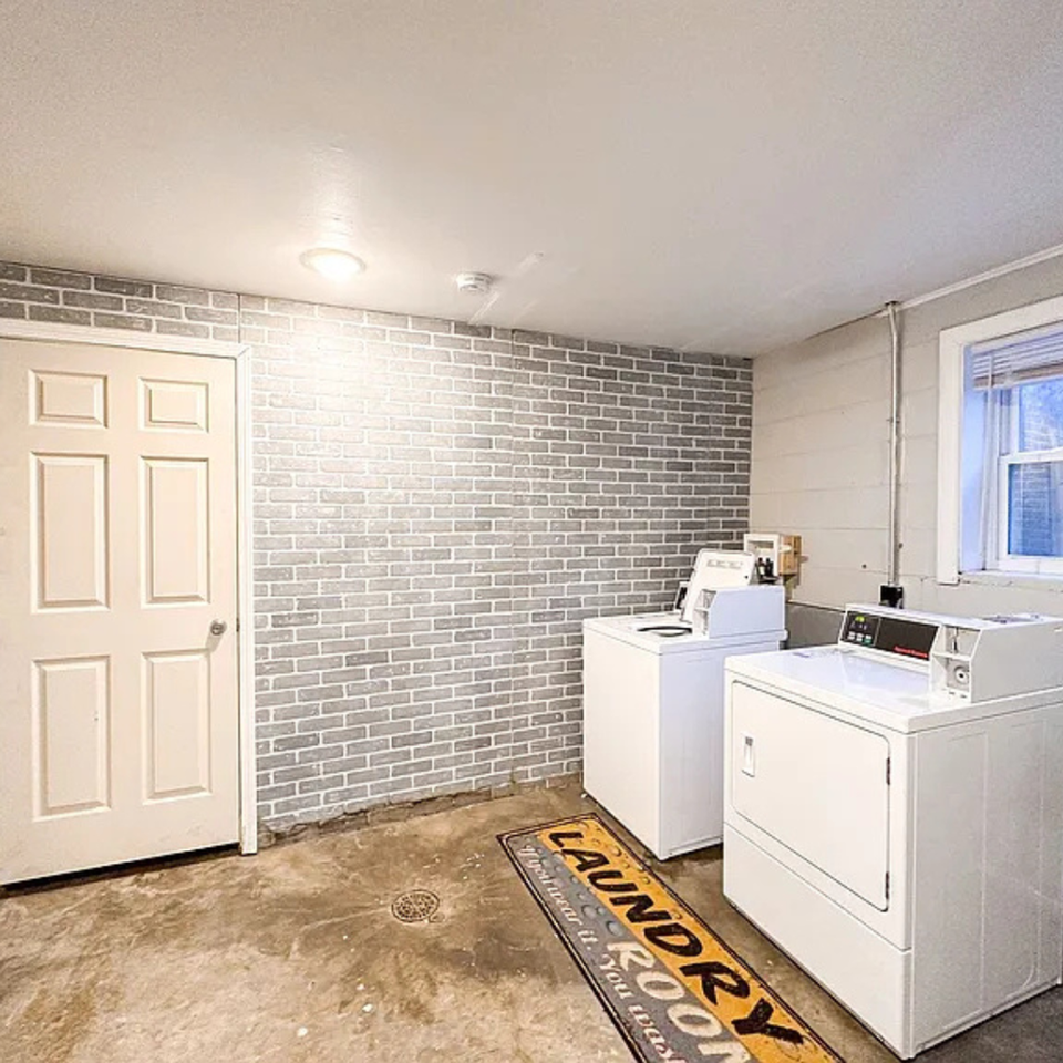 Parkside Apartments - Photo 3 of 10