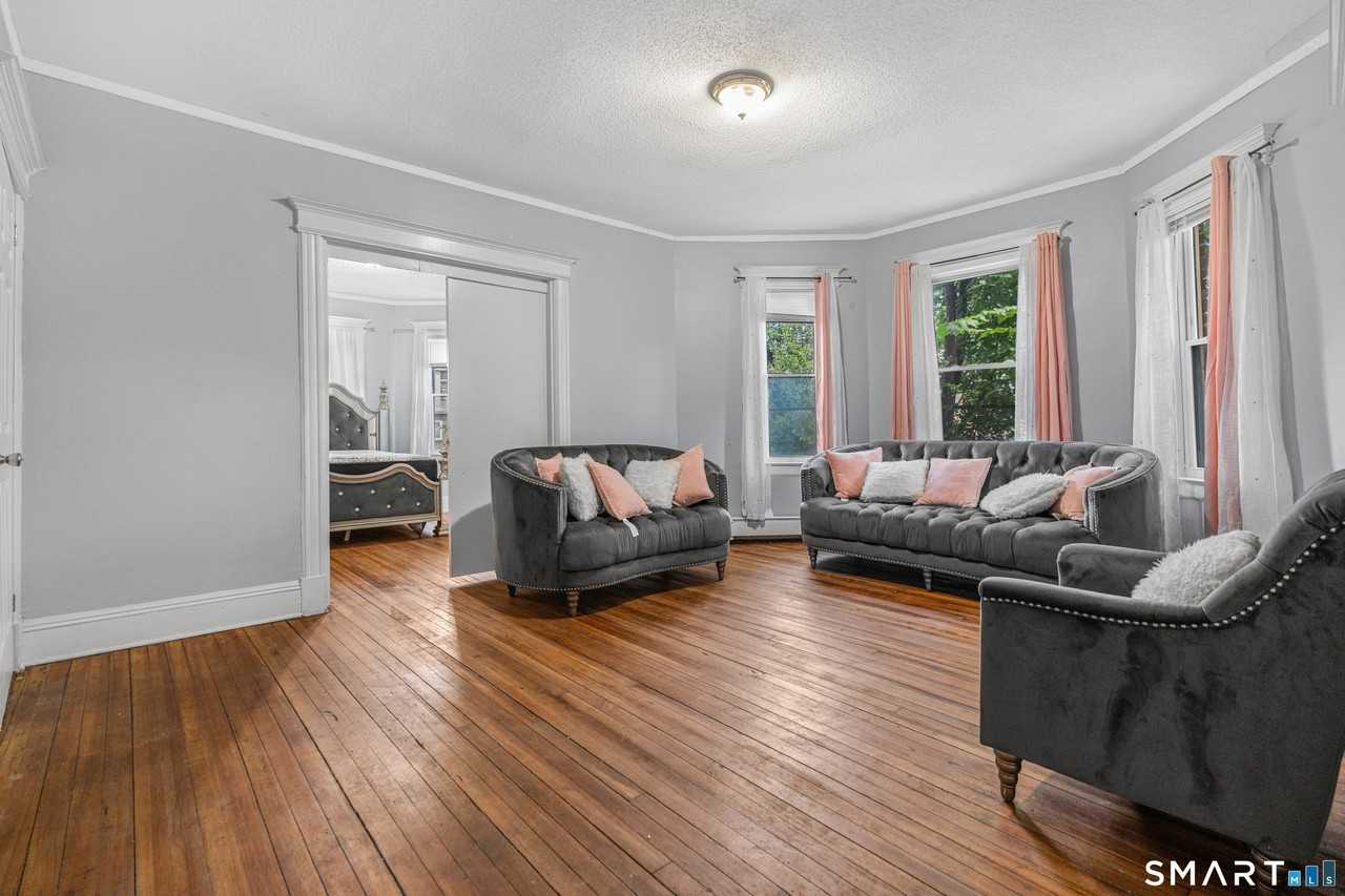 139 Homestead Ave #1stFL - Photo 4 of 28