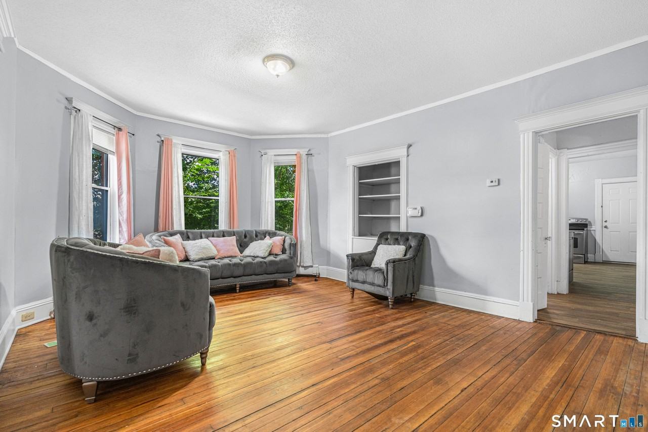 139 Homestead Ave #1stFL - Photo 5 of 28