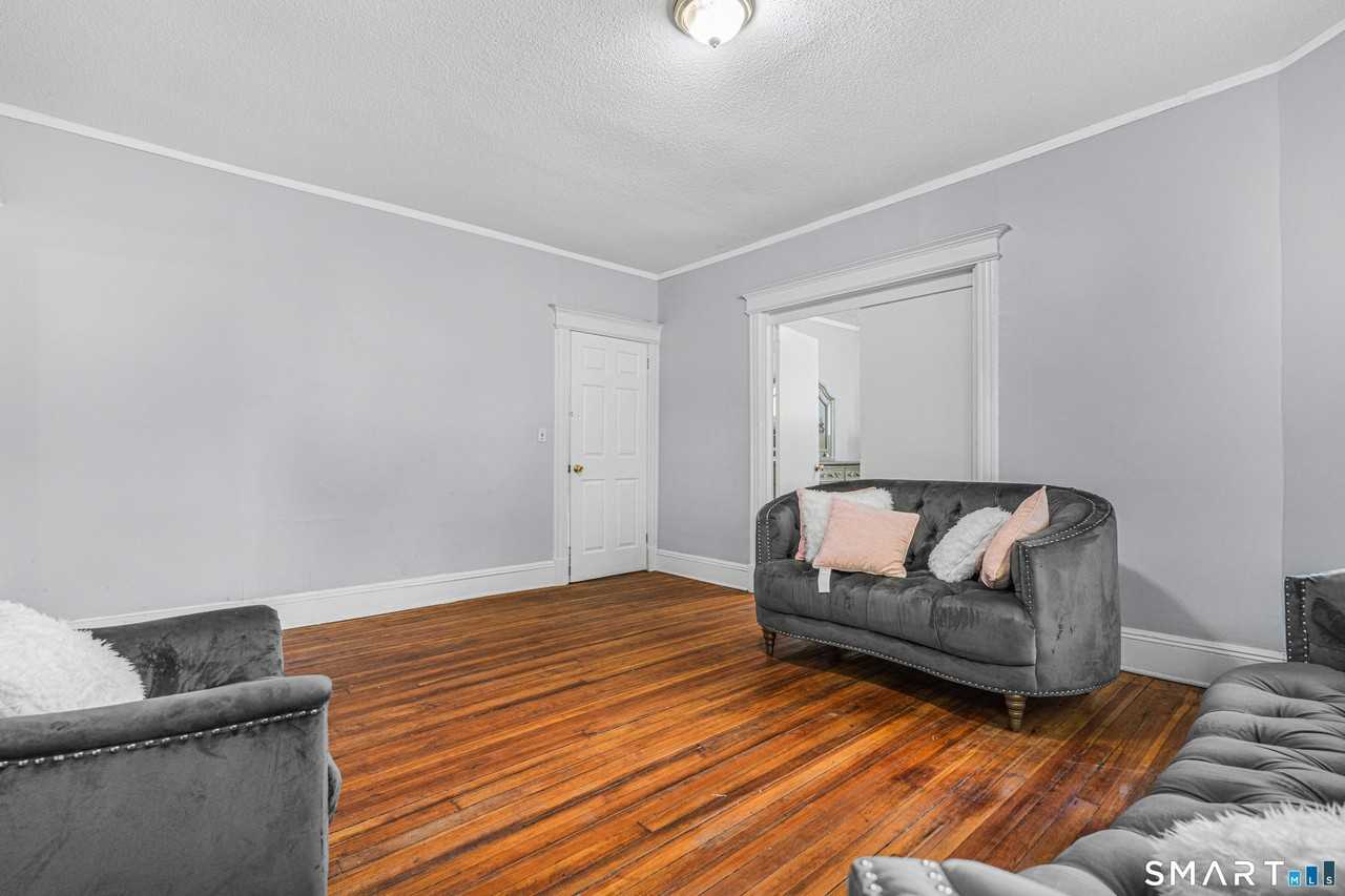 139 Homestead Ave #1stFL - Photo 6 of 28