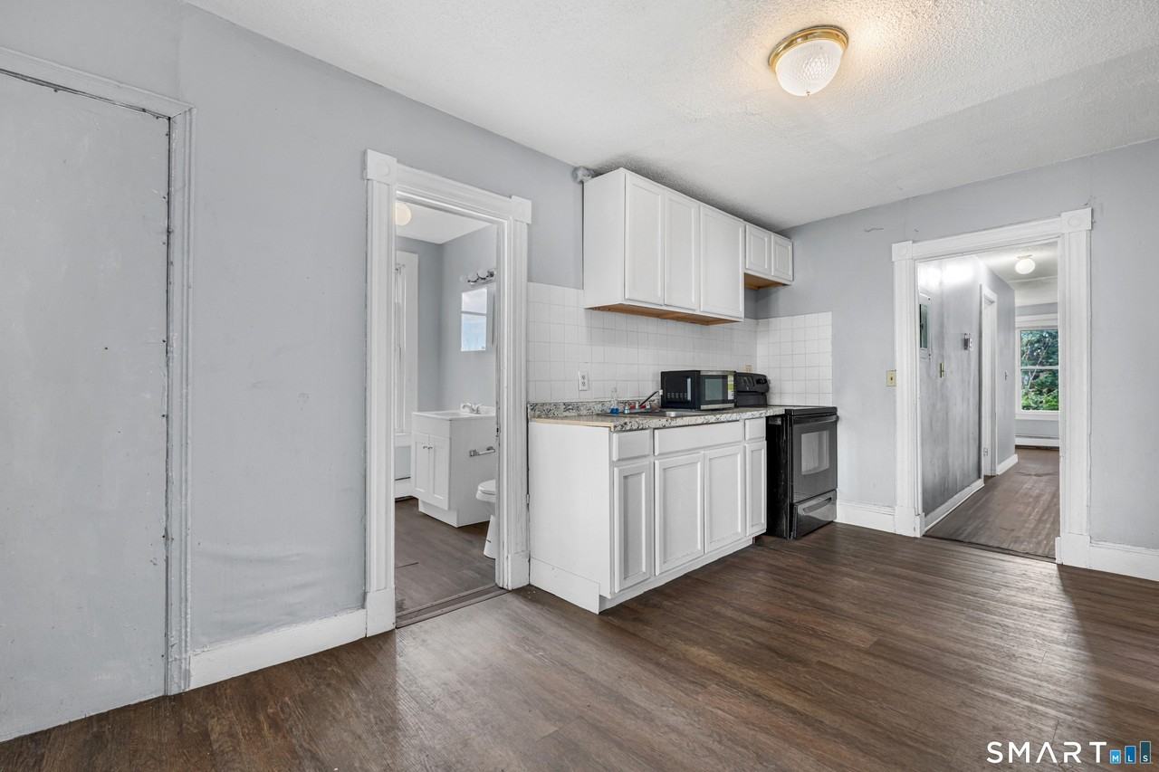 141 Homestead Ave #3rdFL - Photo 5 of 25