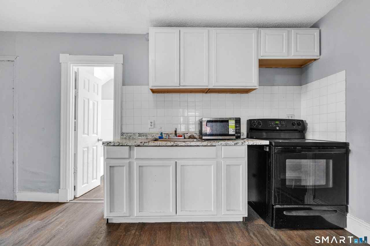 141 Homestead Ave #3rdFL - Photo 7 of 25