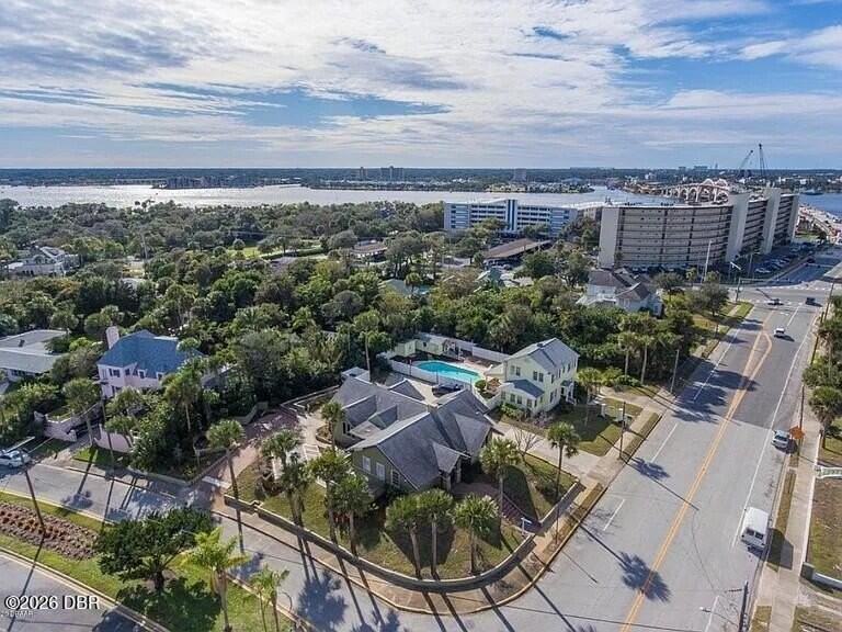 322 Silver Beach Ave - Photo 2 of 42