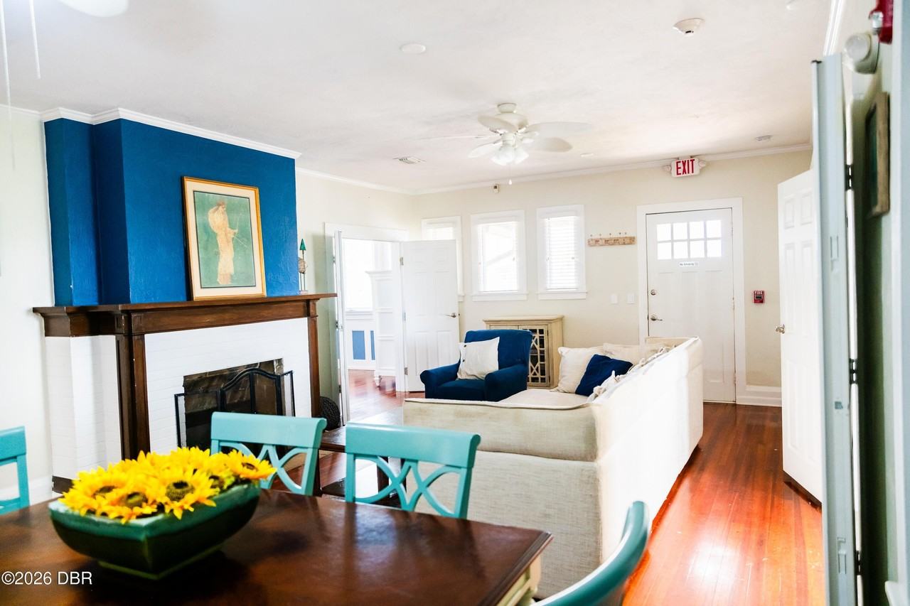 322 Silver Beach Ave - Photo 5 of 42