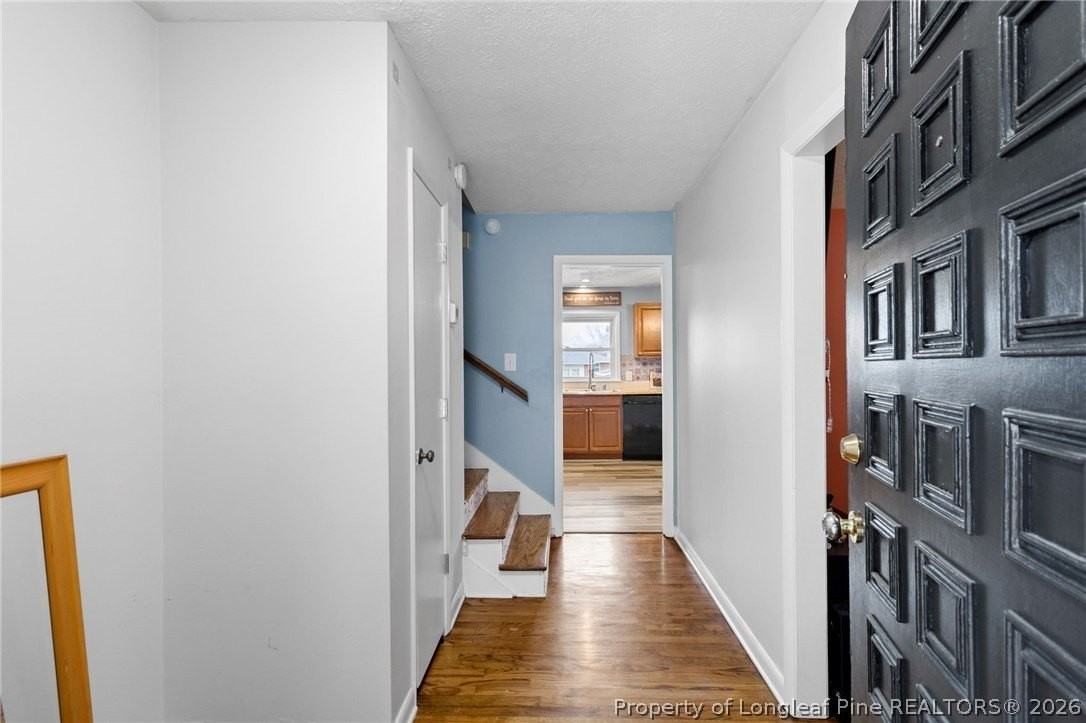 612 Freda Ct - Photo 5 of 38
