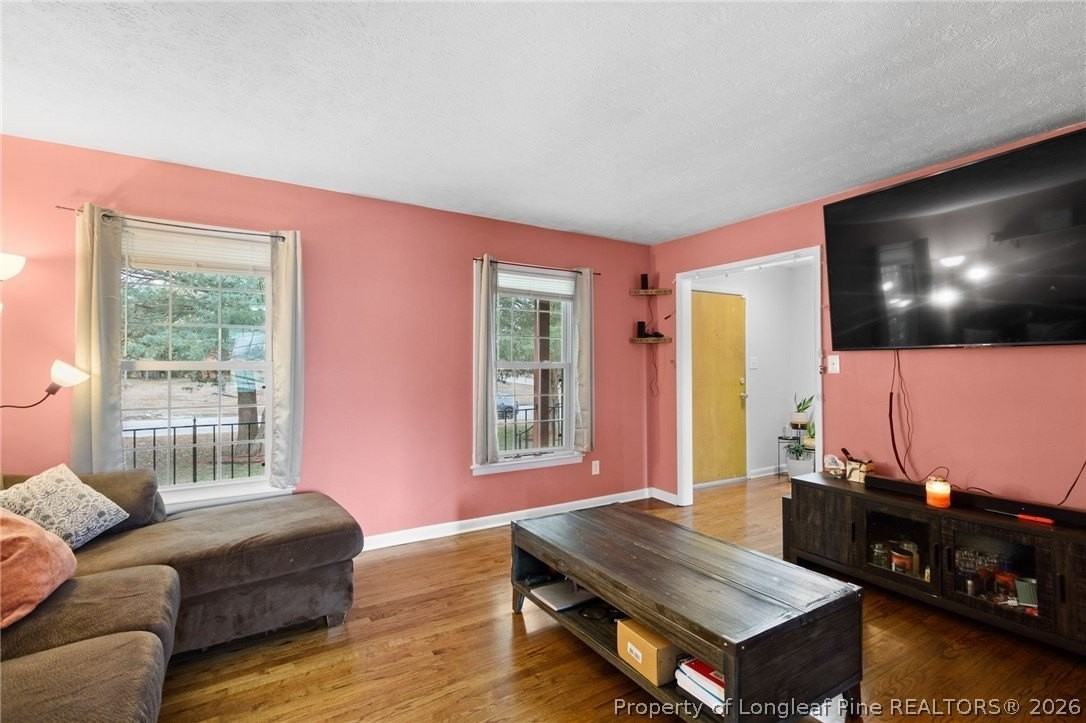 612 Freda Ct - Photo 7 of 38
