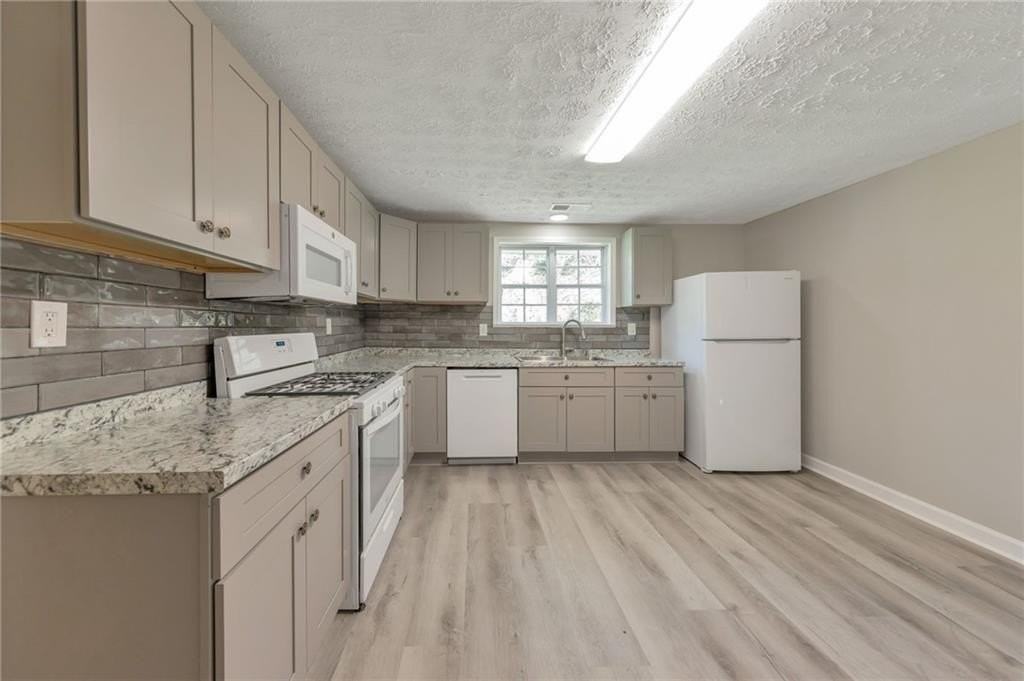 3849 Dillard St - Photo 2 of 15