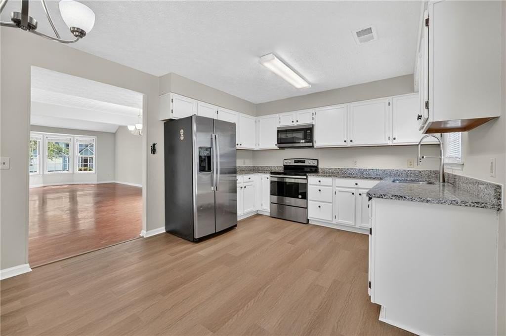 12110 Greenmont Walk - Photo 5 of 36