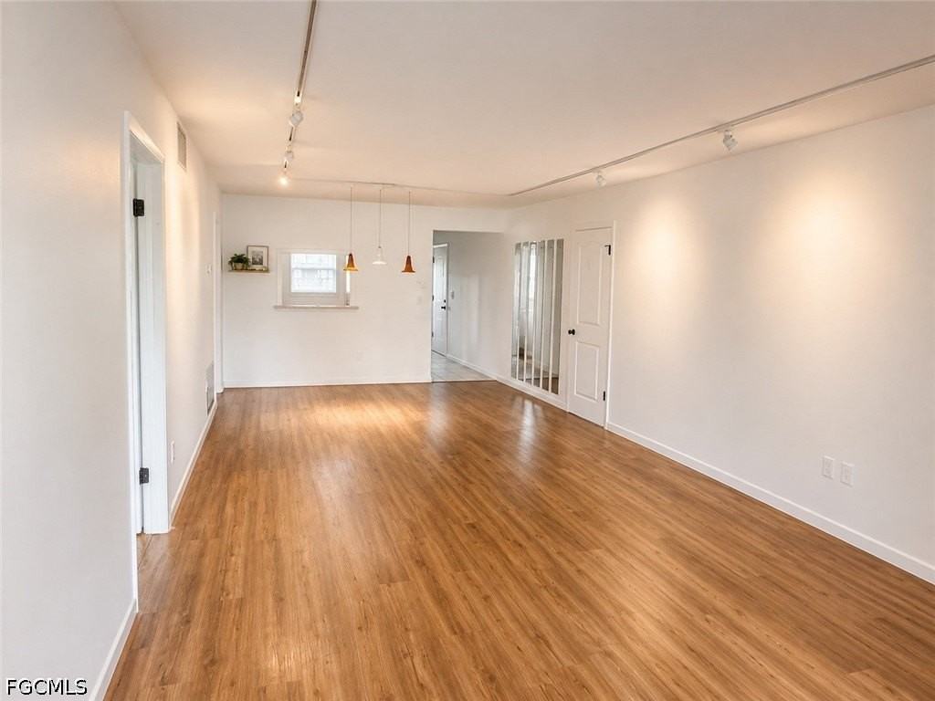 1356 Myerlee Country Club Blvd #3 - Photo 3 of 12