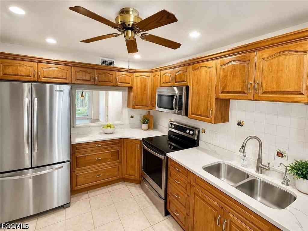 1356 Myerlee Country Club Blvd #3 - Photo 4 of 12