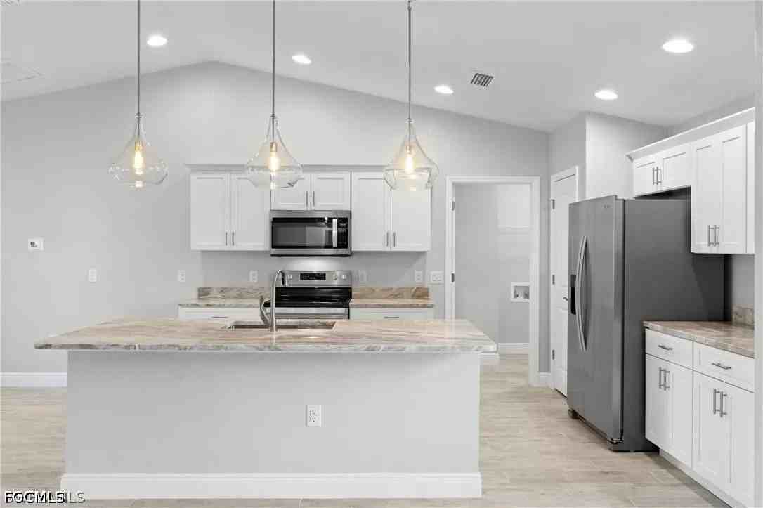 1322 Ne 12th Pl - Photo 5 of 13