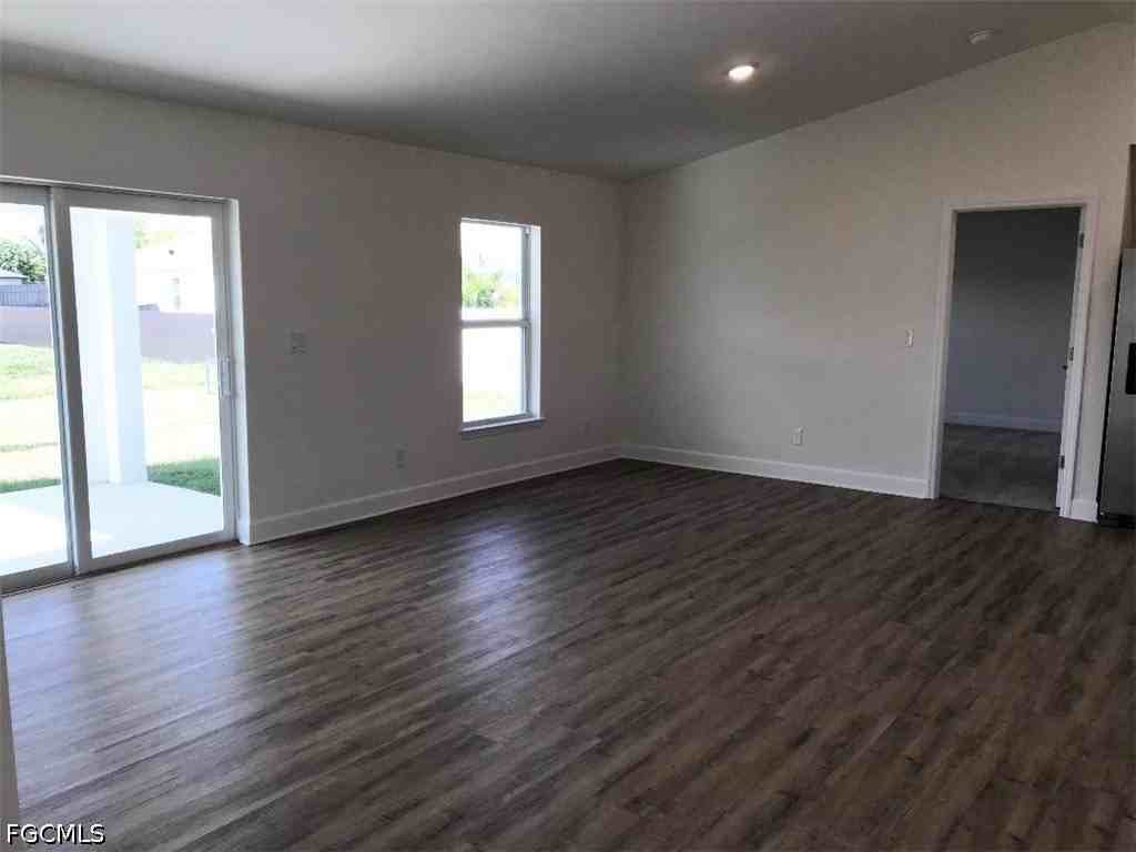 1113 Nw 12th Ter - Photo 7 of 16