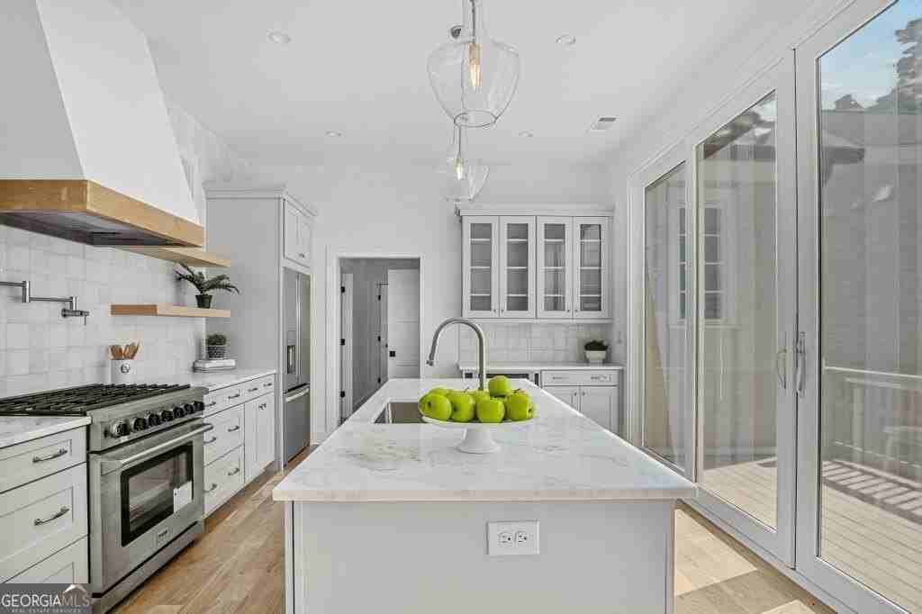 930 Laurel Brooke Ave - Photo 2 of 46