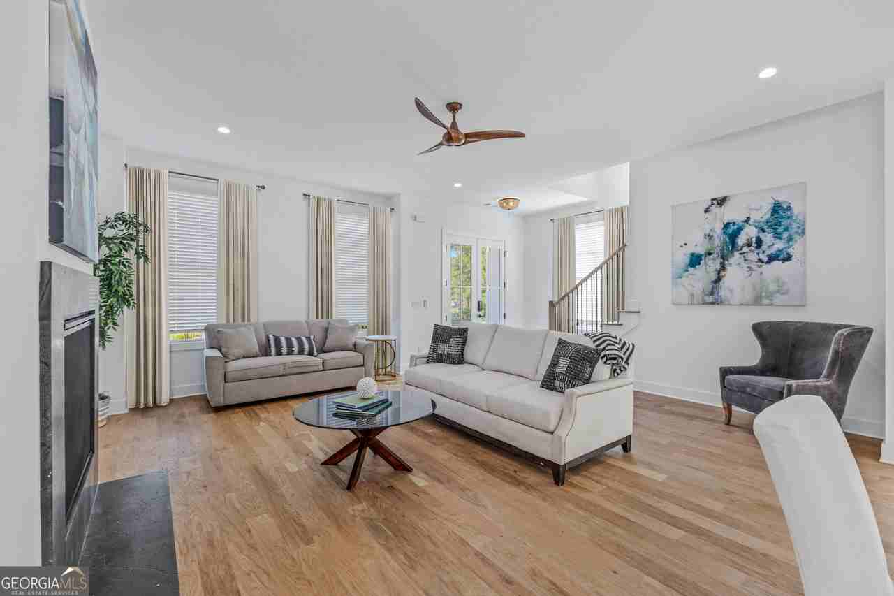930 Laurel Brooke Ave - Photo 6 of 46
