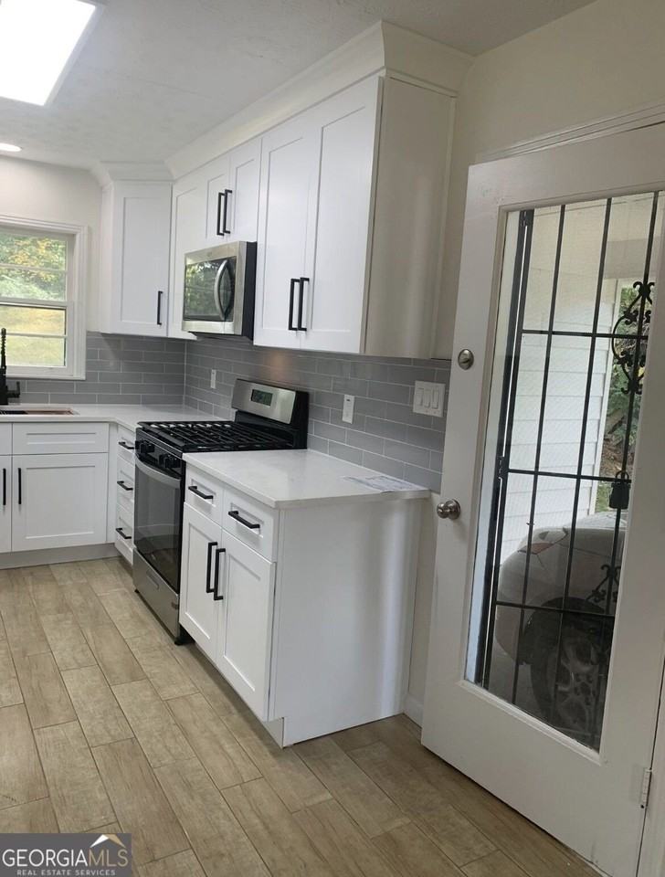 1187 Ellington Dr - Photo 3 of 8