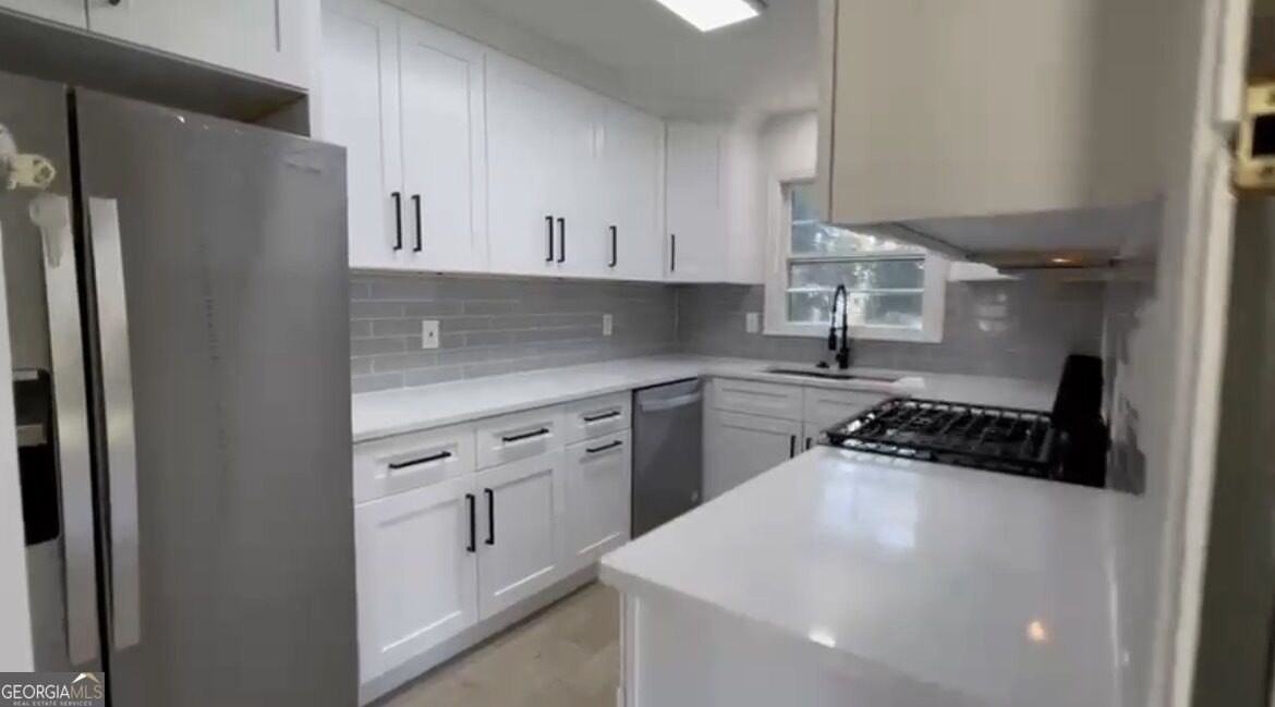 1187 Ellington Dr - Photo 4 of 8