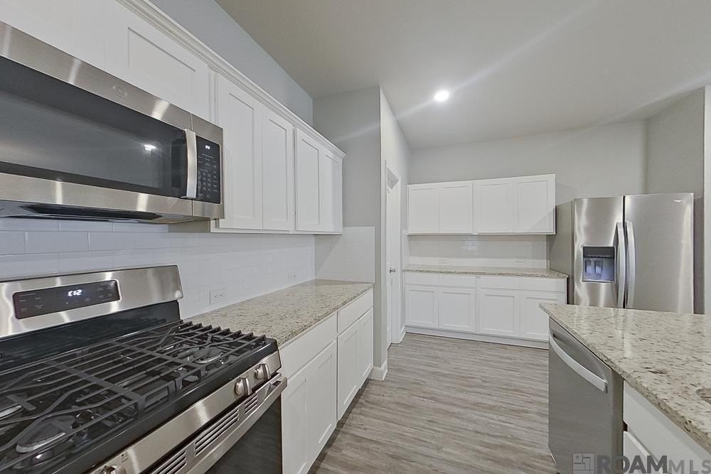 6425 Tiger Pointe Dr - Photo 4 of 19