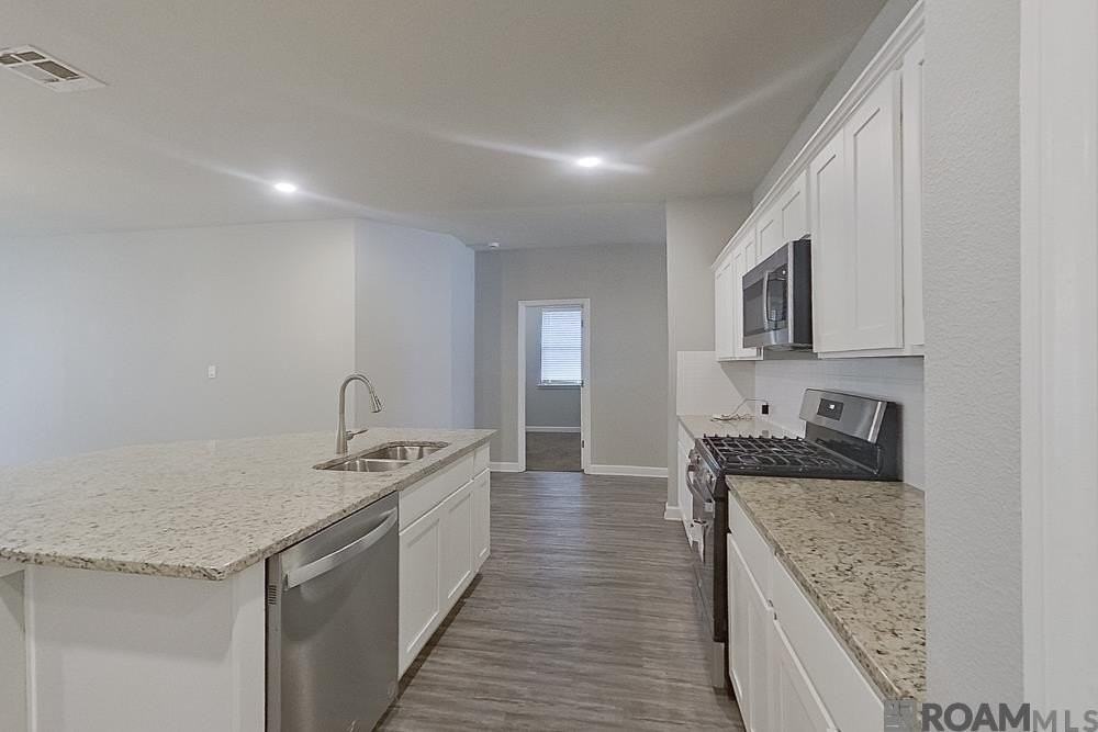 6425 Tiger Pointe Dr - Photo 5 of 19