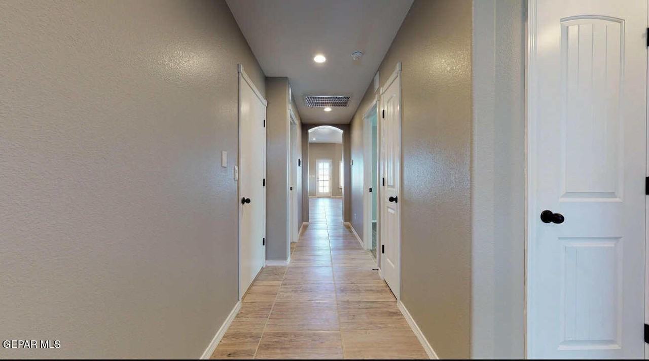 13661 Mill Hill Ct - Photo 2 of 16
