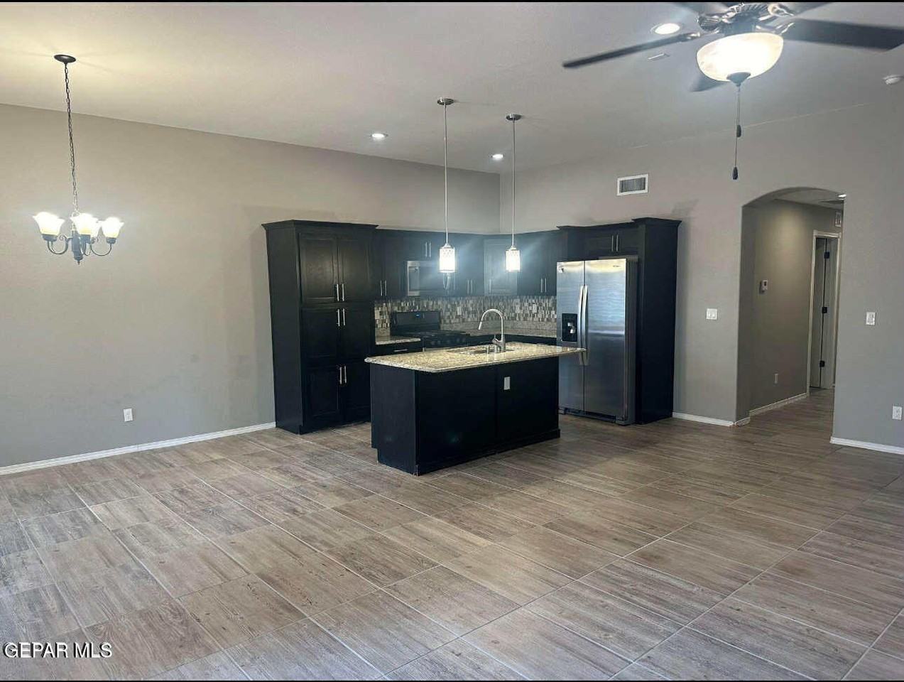 13661 Mill Hill Ct - Photo 3 of 16