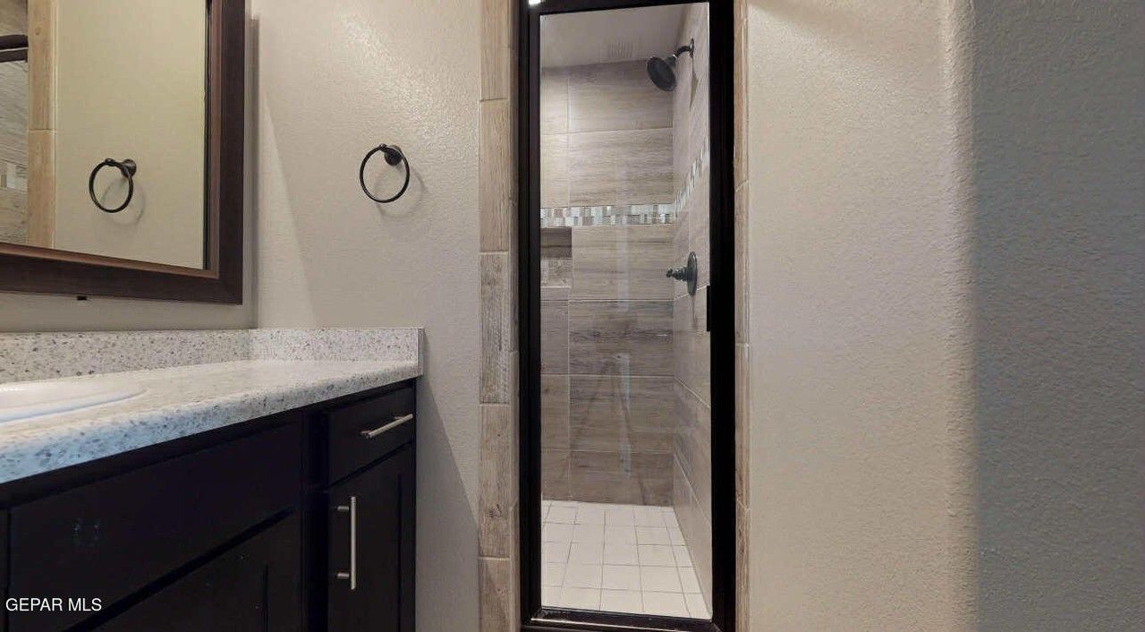 13661 Mill Hill Ct - Photo 6 of 16