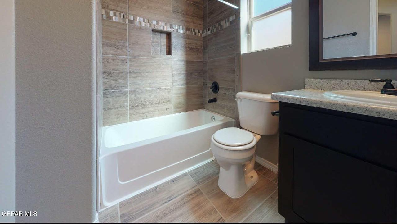13661 Mill Hill Ct - Photo 7 of 16