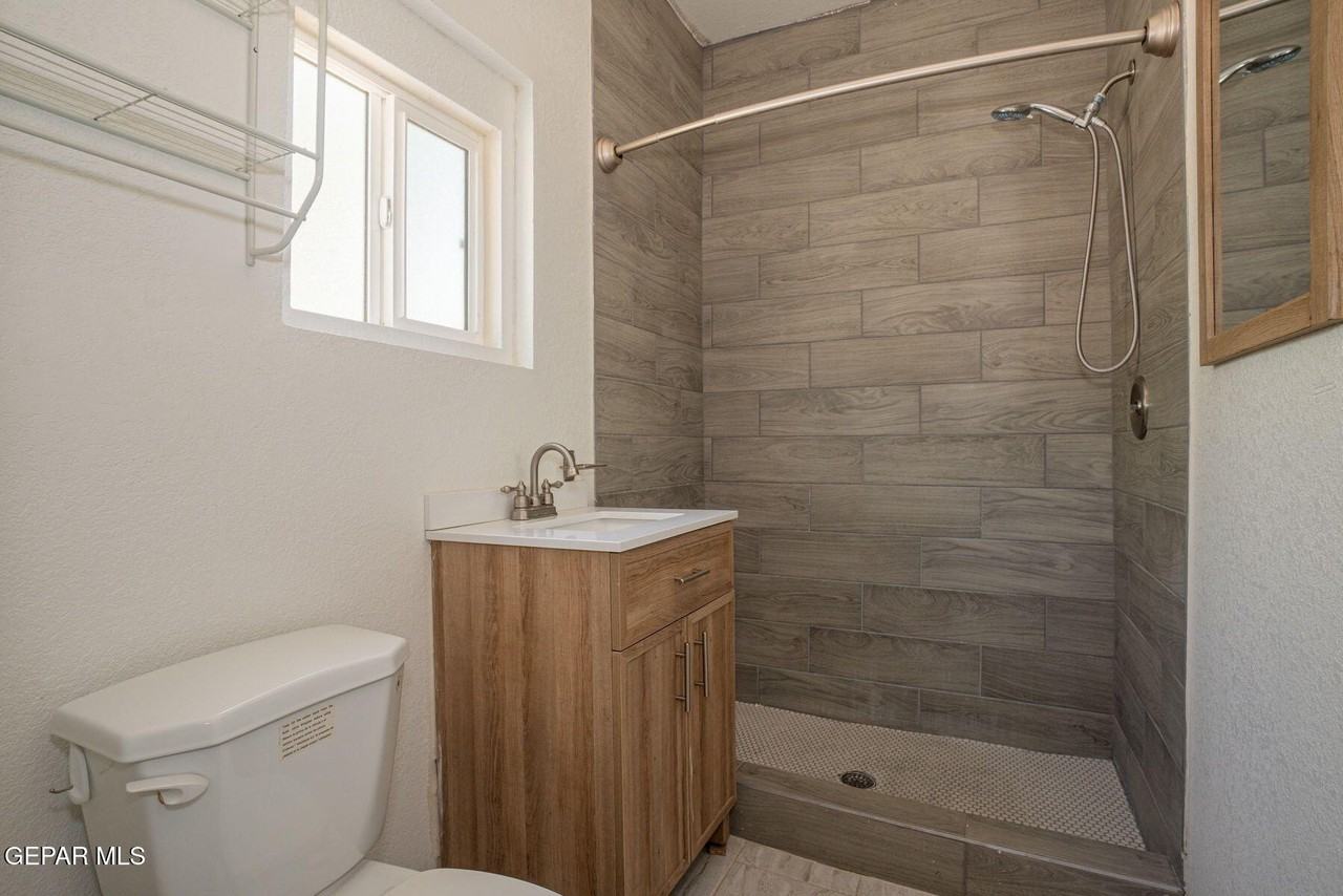 2517 San Jose Ave #B - Photo 7 of 16
