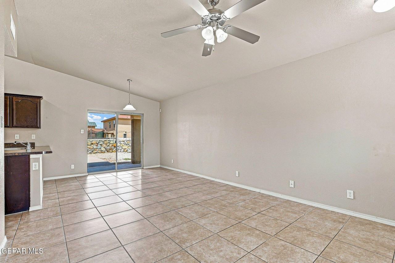 12885 Hueco Mine Dr - Photo 5 of 29