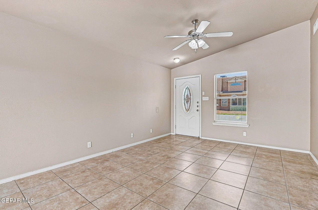 12885 Hueco Mine Dr - Photo 6 of 29