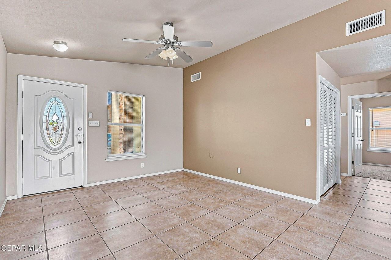 12885 Hueco Mine Dr - Photo 7 of 29