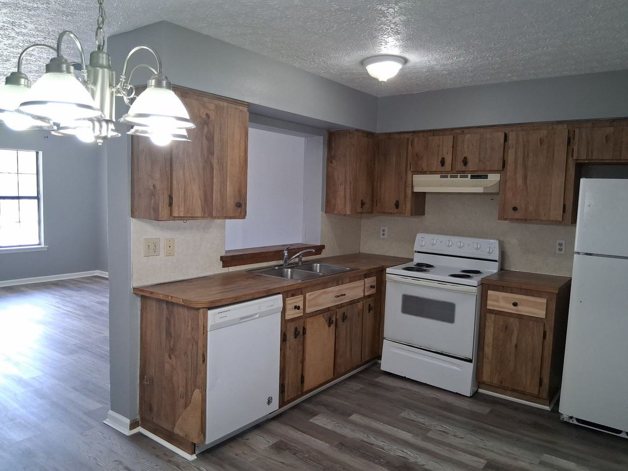 822 Village Dr - Photo 6 of 24