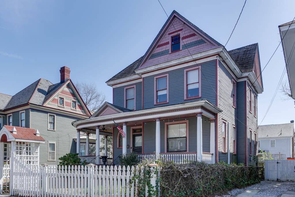 1051 Naval Ave #1 - Photo 2 of 39
