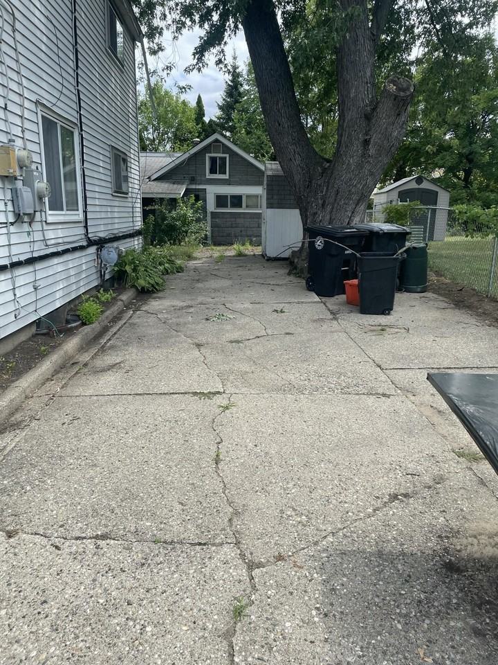 11790 Haller St - Photo 2 of 16