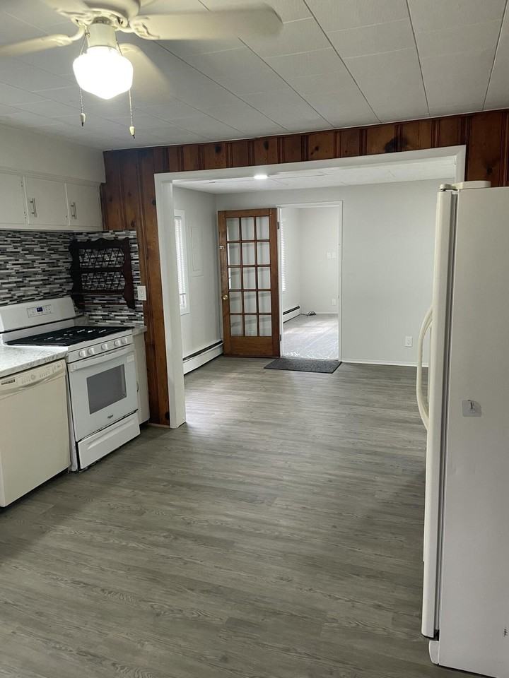 11790 Haller St - Photo 3 of 16