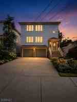 featured image of 21 W Henry St
