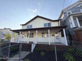 featured image of 903 Cedar Ave