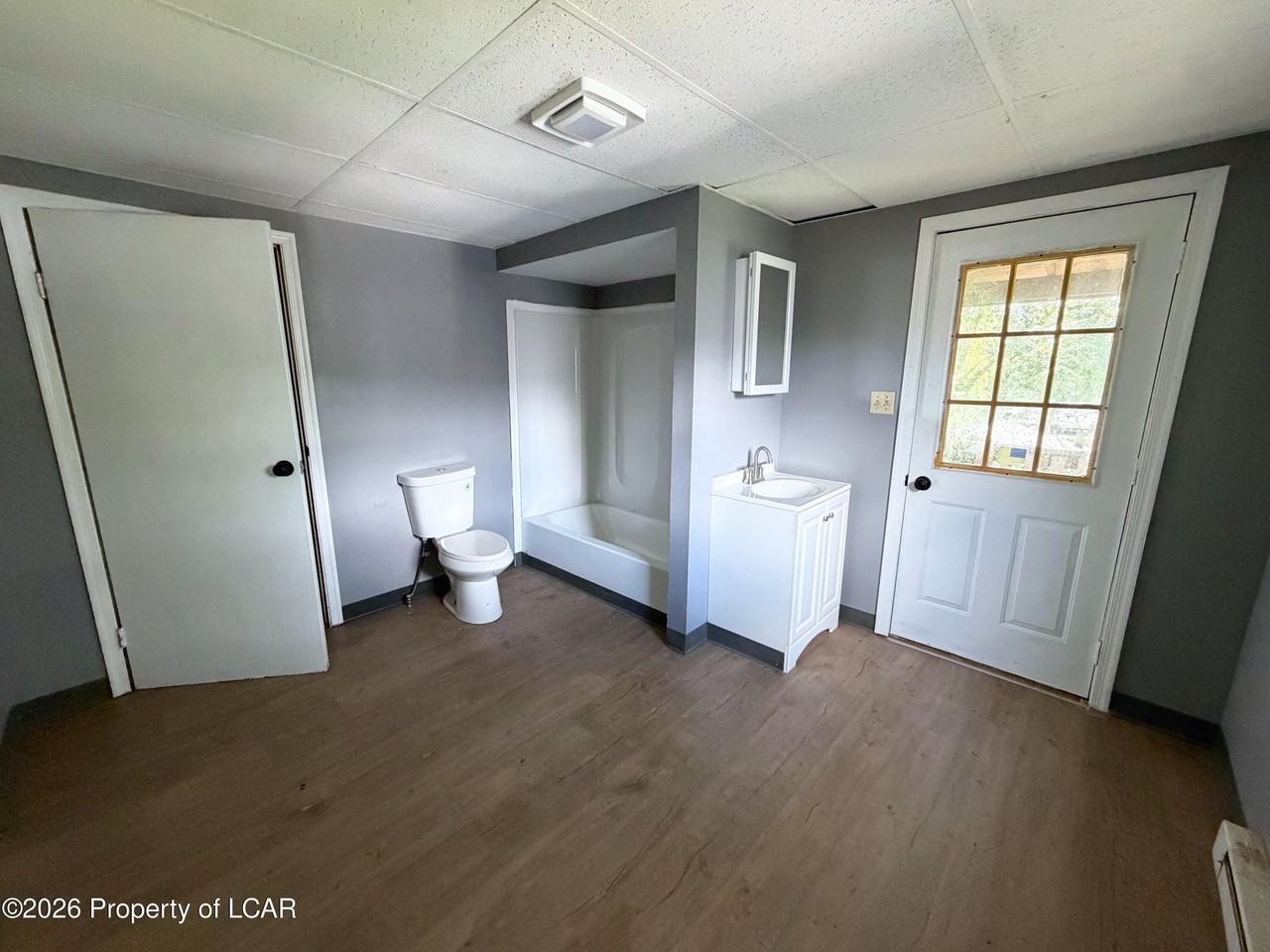 2233 Jackson St #3 - Photo 7 of 8